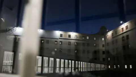 Getty Images Sebuah pandangan eksterior penjara Hauts-de-Seine di Nanterre